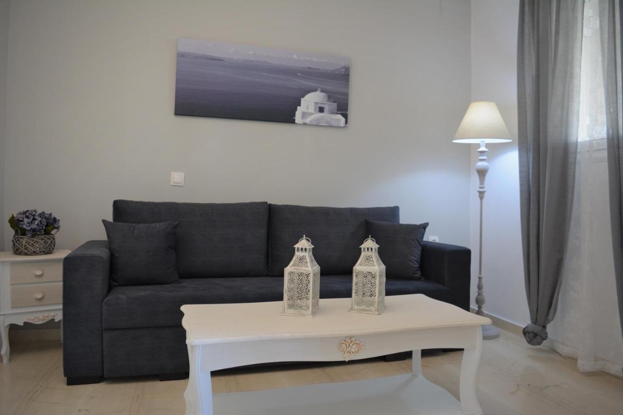 Anezinas Place Apartment เปริสซา ภายนอก รูปภาพ