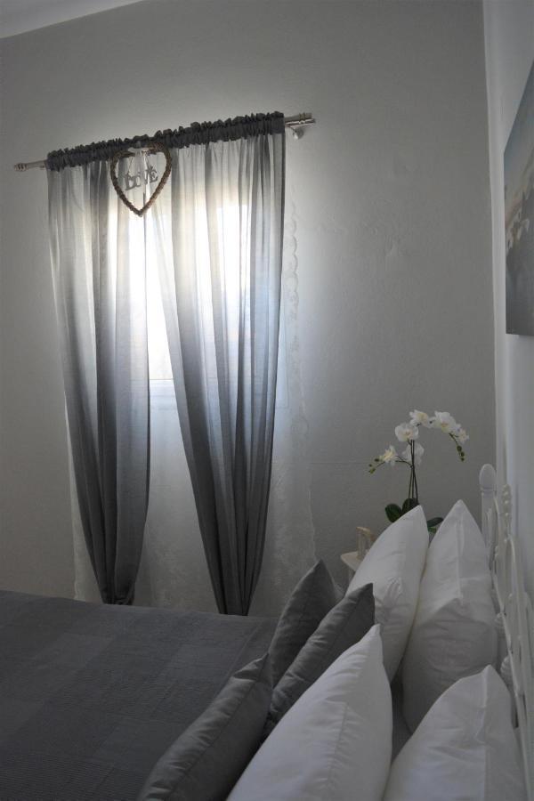 Anezinas Place Apartment เปริสซา ภายนอก รูปภาพ