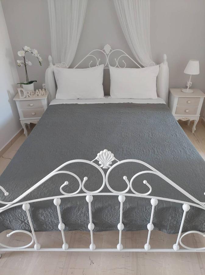 Anezinas Place Apartment เปริสซา ภายนอก รูปภาพ
